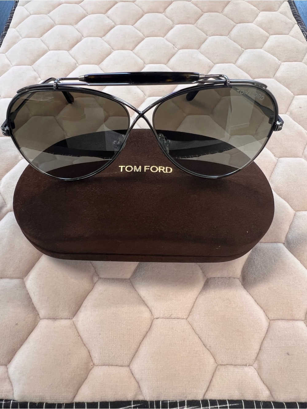 Authentic Tom Ford Holden Aviator Sunglasses with Dark Gray Gradient Lenses